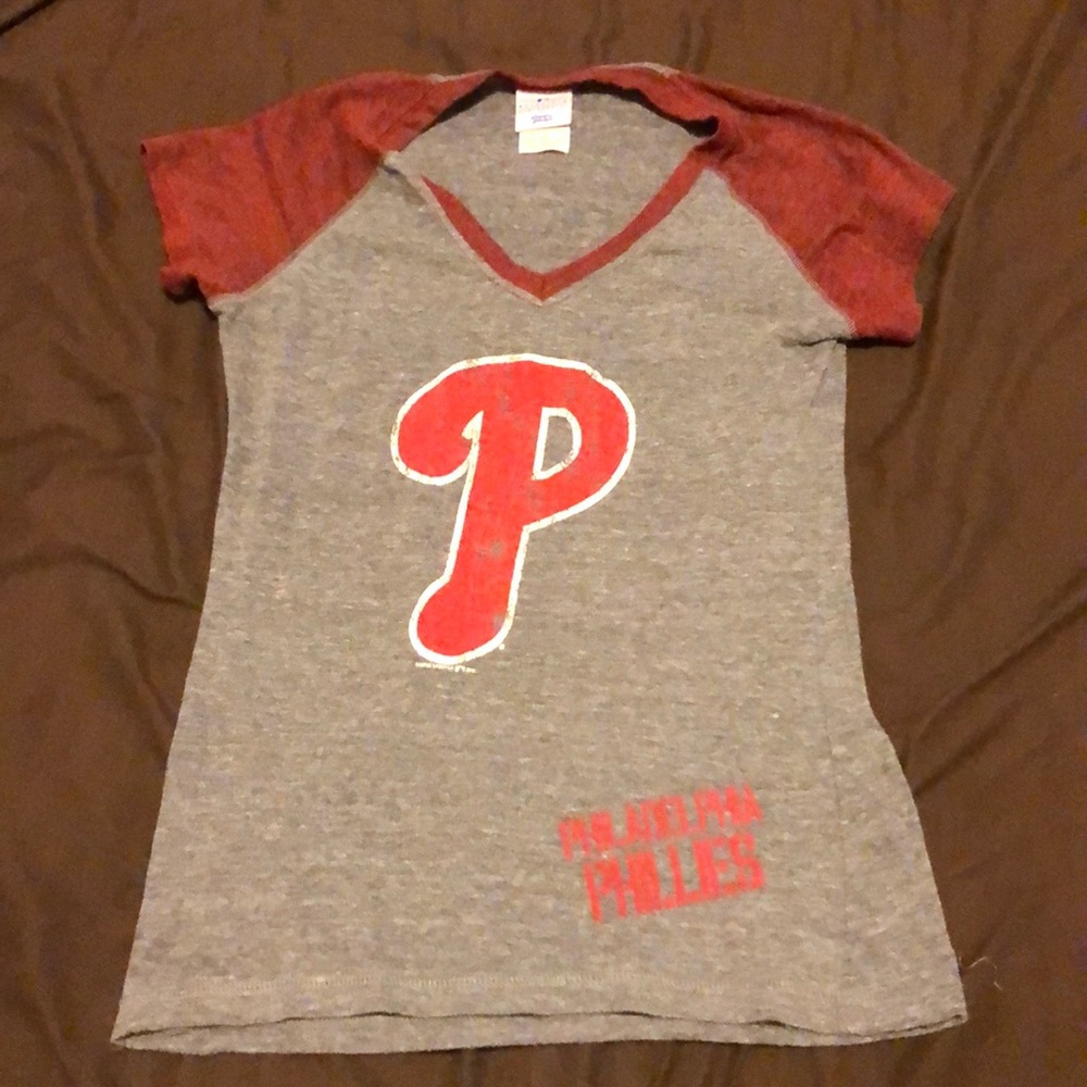 Women’s Phillies T-shirt